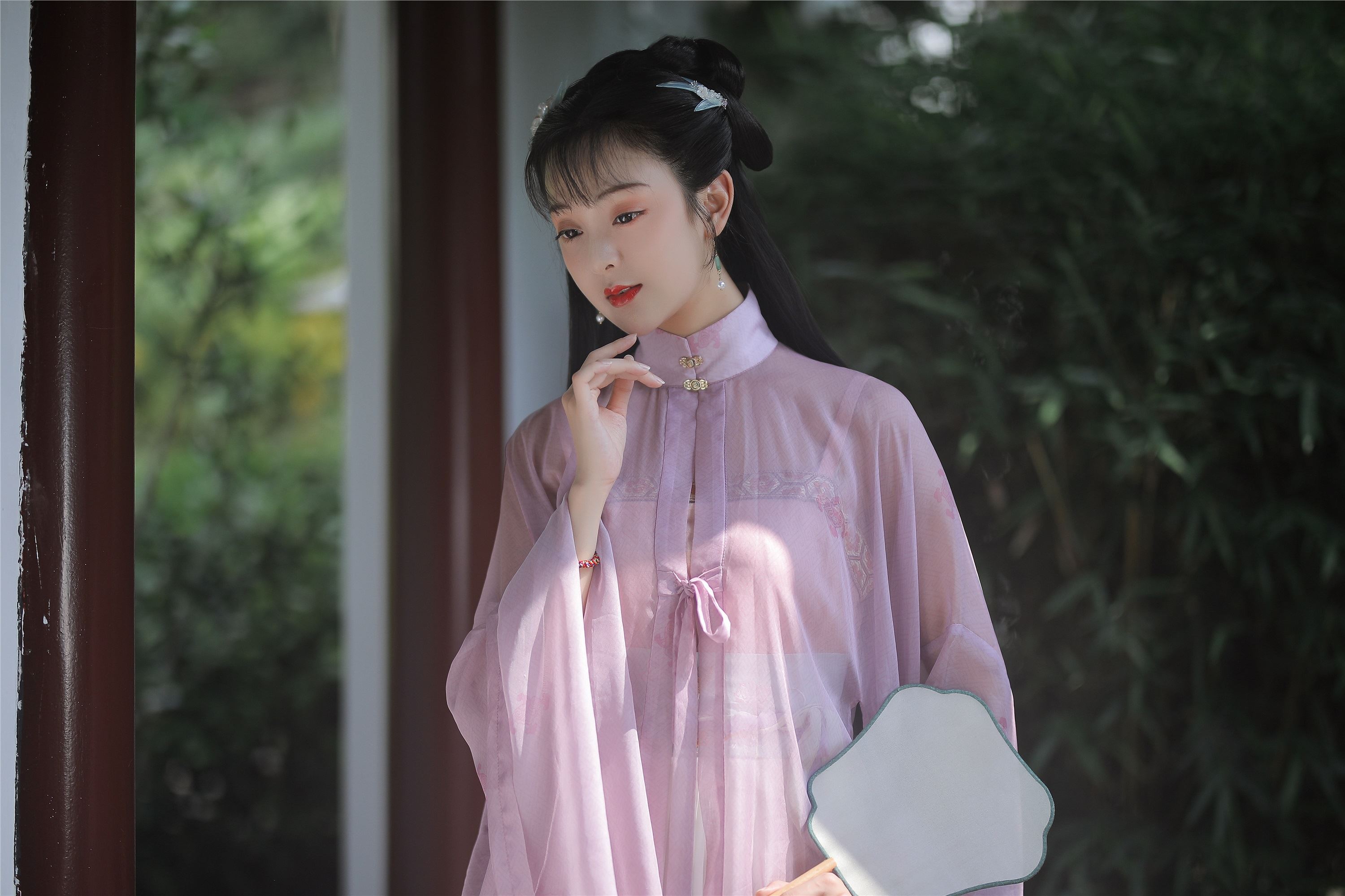 YITUYU艺图语 2021.08.25 春来弱柳新 煜月